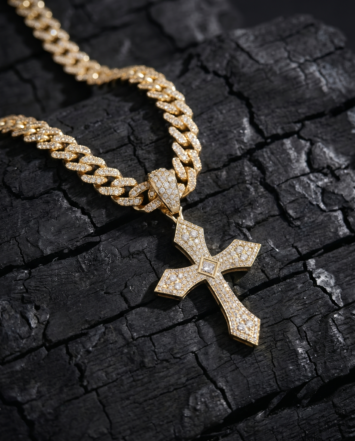 Santi Diamond Cross