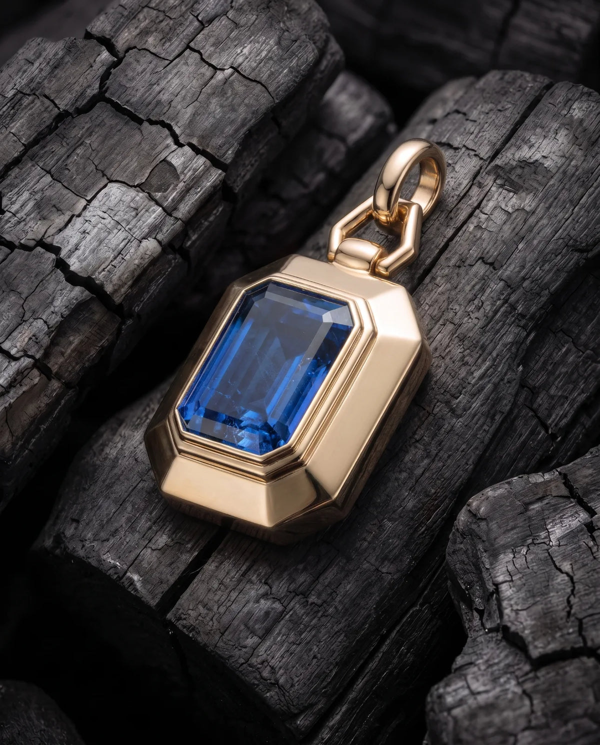 Vault Pendant