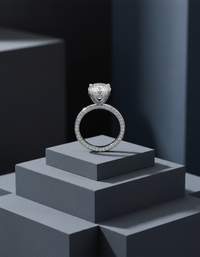 The Célia Pavé | Round Cut