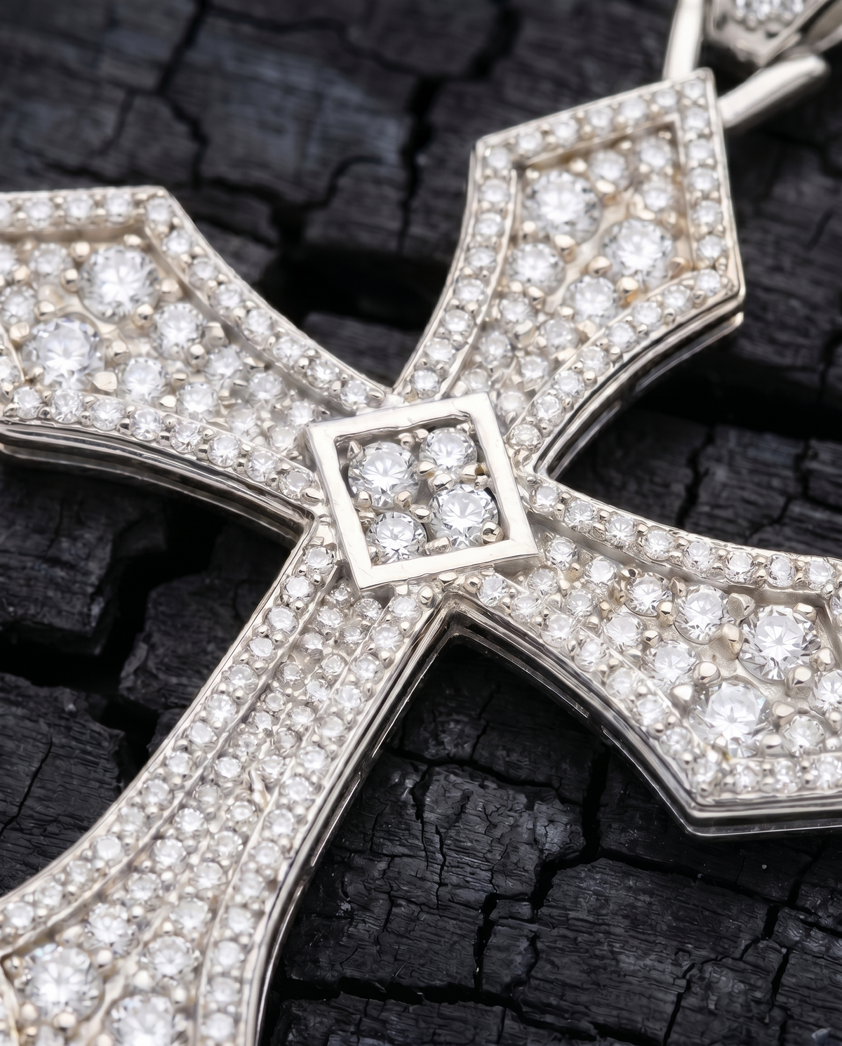 Santi Diamond Cross