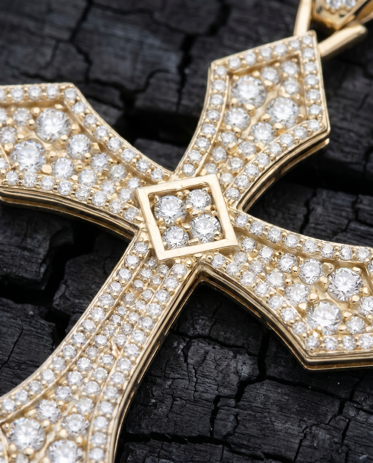 Santi Diamond Cross