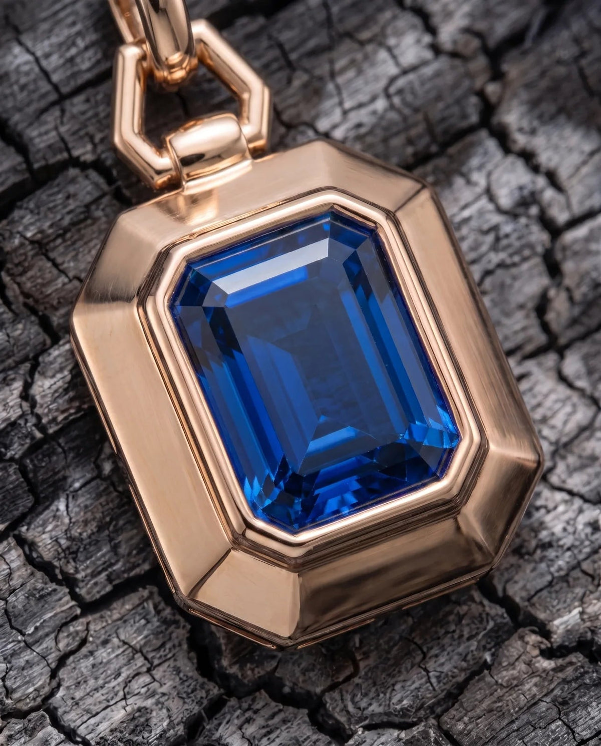Vault Pendant